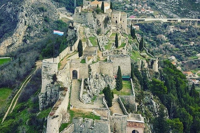 Visit Ancient Salona, Mighty Klis Fortress and Stella Croatica - A tight 4-hour circuit from Split that actually makes sense