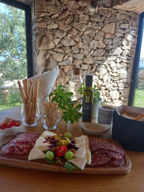 Vodice: Vinarija Birin Winery Tour with Wine Tasting - Your 90-Minute Flow: From Guided Walk to Tasting Room
