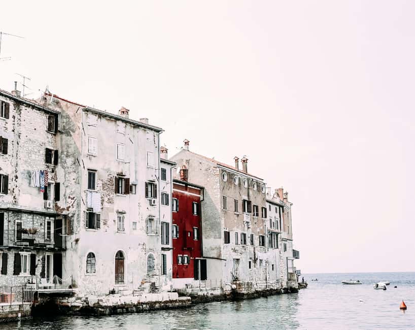 VRSAR: Night Boat Tour to Rovinj with Dolphin Watching - Key things to know before you go