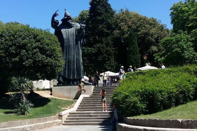 Walk through Split with an archeologist - Stop 2: Vestibulum to the Emperors Quarters (Where Movement Becomes Meaning)