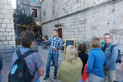 Walking Tour in old town Korcula 1 Hour - Finding your footing at Foša and using port pickup if needed