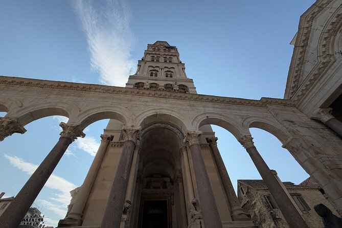 Walking Tour of Diocletian's Palace and Old town-small group - Narodni Trg and the westward expansion story