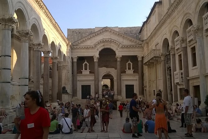Walking tour of Split old town and craft beer tasting - Split at 6:00 pm: how the timing keeps it fun