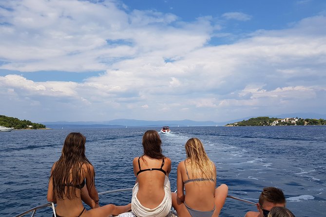 Water Taxi Ride from Split Airport to Hvar - Seating, jackets, and comfort: how to pack for a fast ride