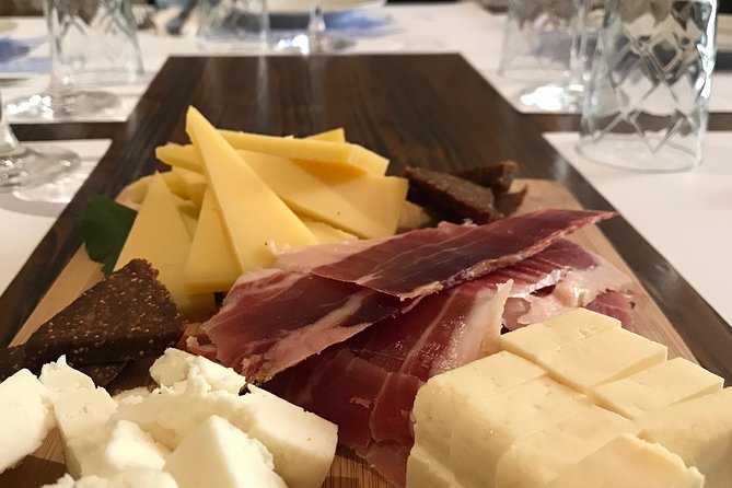 Wine Lovers tour from Hvar - Food pairings: local appetisers that keep the tastings comfortable