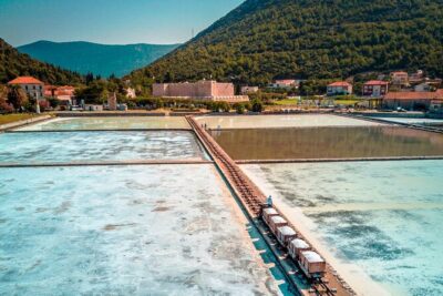 Wine tour peninsula Pelješac - Stop in Ston Old Town: your hour to pick your pace