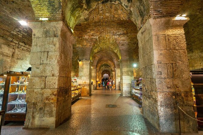 YOUR BEST PRIVATE TOUR - amazing Split and Diocletian's palace - From the palace into medieval Split squares