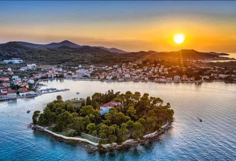 Zadar: 3 Island Speedboat Tour & Blue Bay Swim with Drinks - Zadar Speedboat Tour: Meeting Point and Getting On Fast