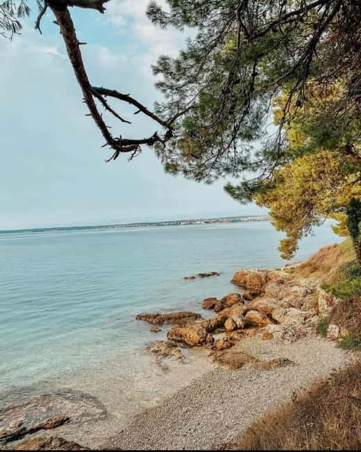 Zadar: 3 Island Speedboat Tour & Blue Bay Swim with Drinks - The First Swim Stop: Secluded Bay for Snorkeling and Easy Water Time