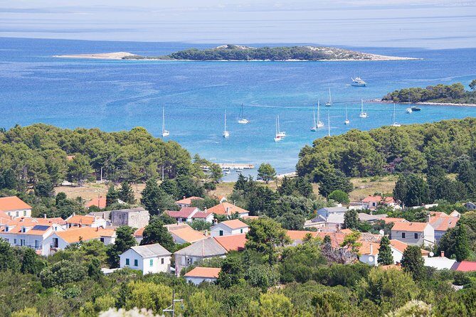 Zadar Archipelago 3 Islands Sea Kayaking Day Trip - For fit and experienced paddlers: the optional shipwreck miles