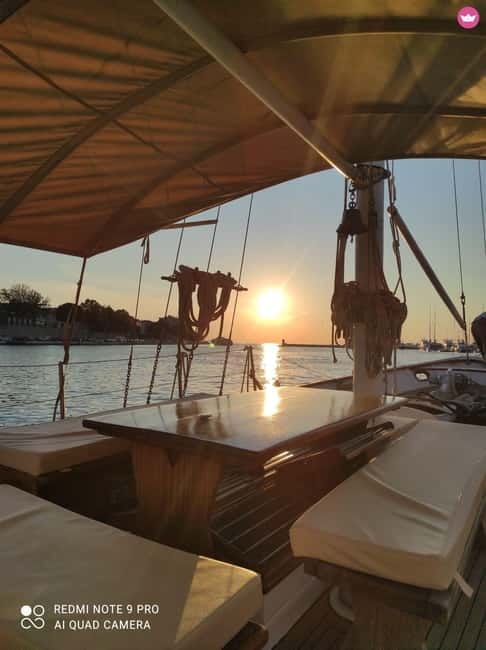 Zadar: Cruise aboard an Authentic Wooden Boat with Drinks - The Kali Fishing Village Stop: Walk, Eat Local, and Do It at Sea Pace