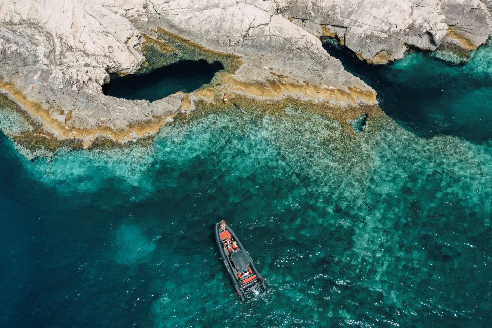 Zadar: Dugi Otok, Kornati Park, Sakarun Beach Speedboat Tour - Mana Island and the Kornati Cliff Scenery: A Classic Photo Moment