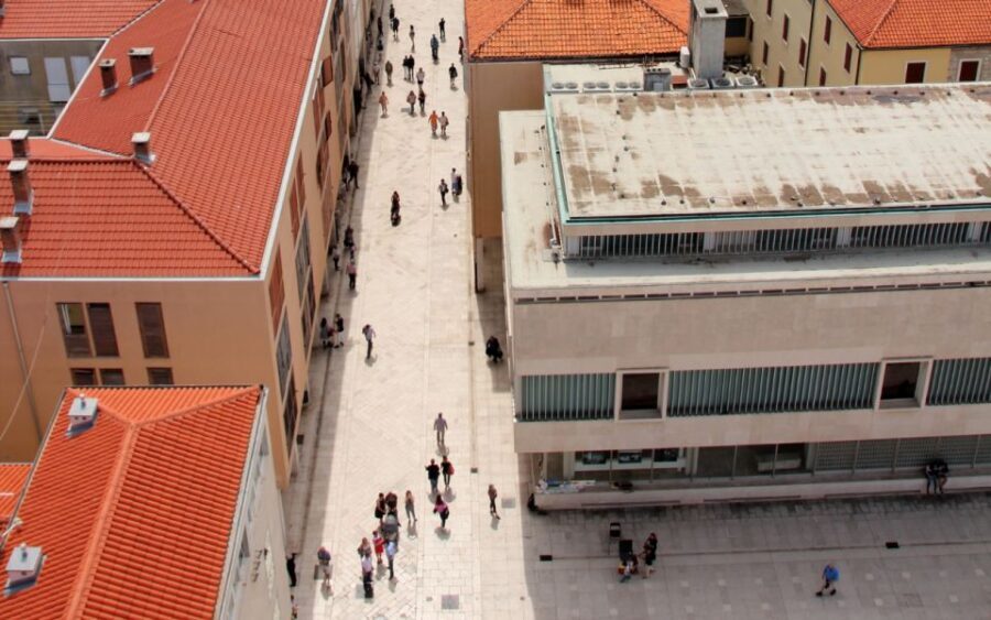 Zadar: Guided Old Town History Walking Tour - Entering Zadar at Five Wells Square