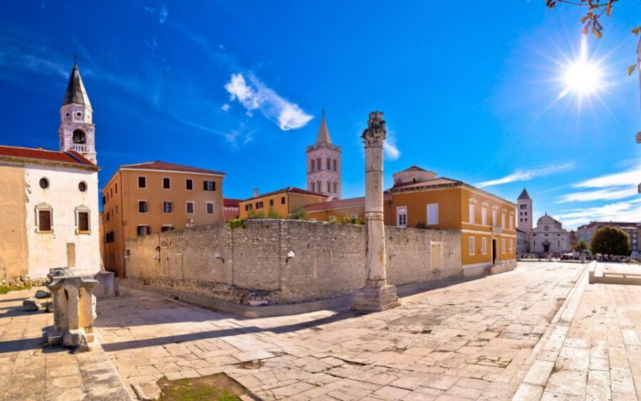 Zadar: Guided Old Town History Walking Tour - St. Anastasia’s Cathedral: a counterpoint to Donatus