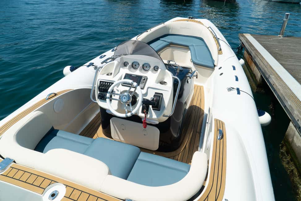 Zadar: Guided Speedboat Tour with Food, Oil & Wine Tasting - The Kali tasting: seafood, olive oil, and wine that feels like a family craft