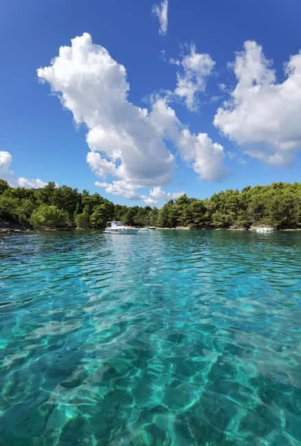 Zadar: Half-day trip boat with drinks and snorkeling - From Zadar’s old port: how the half-day route feels