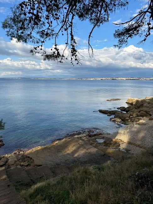 Zadar: Half-day trip boat with drinks and snorkeling - The second speedboat hop: 15 minutes toward Ošljak