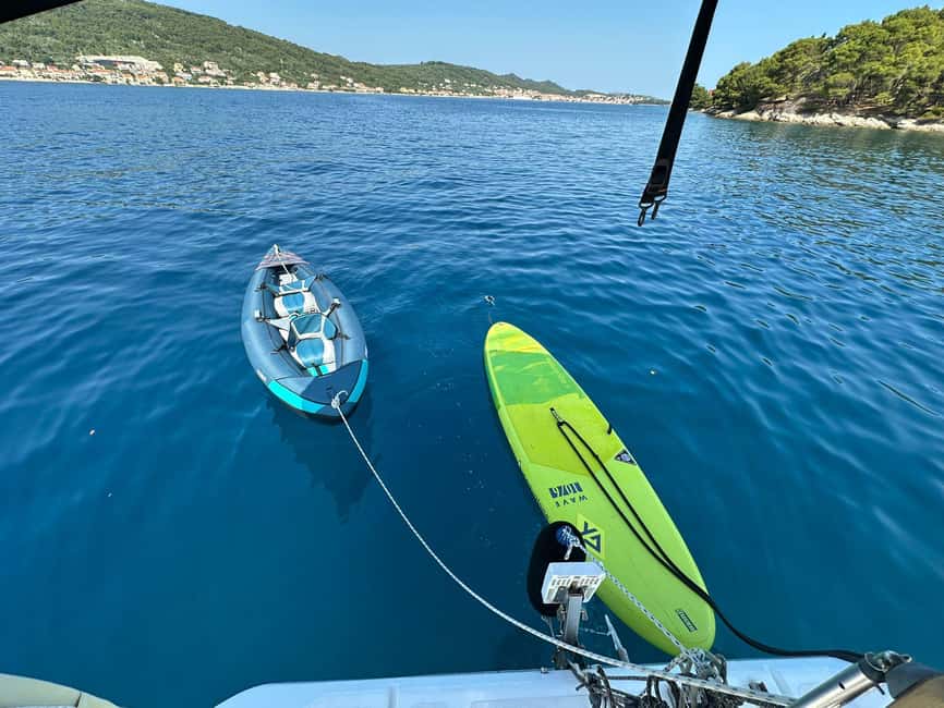 Zadar: Island cruise with drinks, snorkeling and kayaking - Paddling gear reality check: 1 kayak and 1 SUP