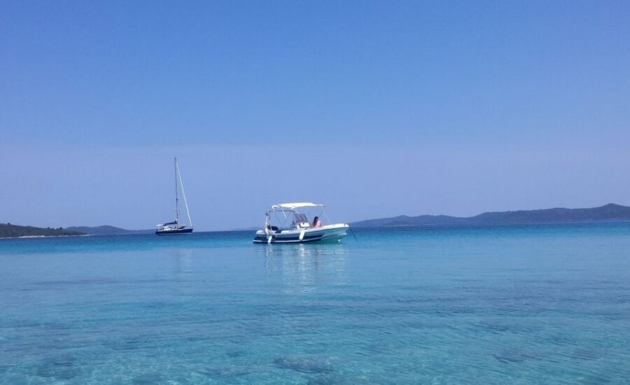Zadar Islands: Private Hidden Treasures Speedboat Tour - Iž island: snorkeling time, then the village of Iž for lunch