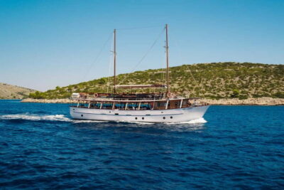 Zadar: Kornati National Park and Telašćica Nature Park Trip - The Liburnska obala start: meet the Vagabundo and settle in