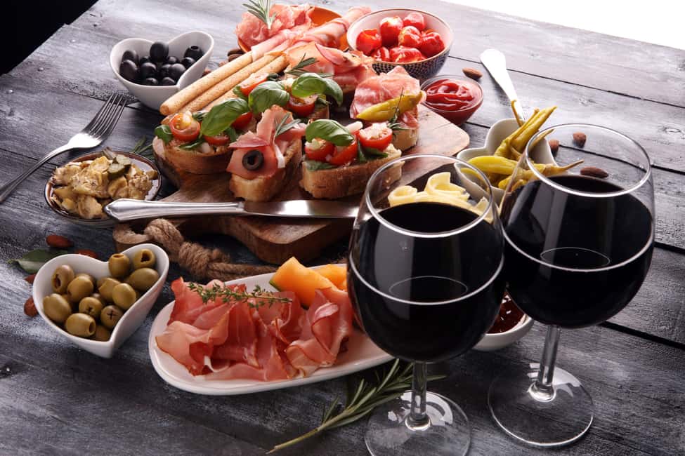 Zadar Olive Oil & Wine with Dalmatian Views & History - Lunch reality check: optional full buffet vs included light bites