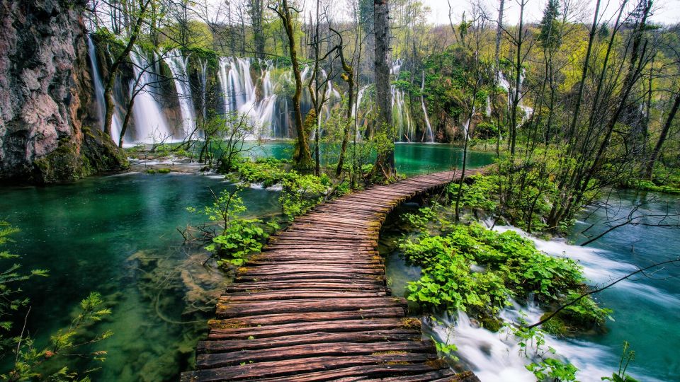 Zadar: Plitvice Lakes Guided Day Tour with Tickets - Plitvice by coach from Zadar: the morning that actually matters
