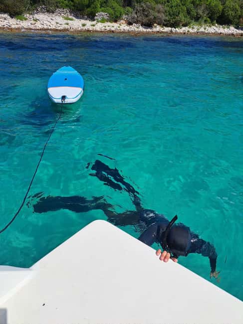 Zadar: Private Boat Tour to Croatian Islands - Stop 1: the fishing village swim-and-snorkel break