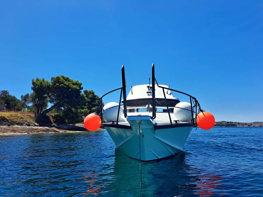 Zadar: Private Boat Tour to Croatian Islands - What’s included onboard: small things that save your day