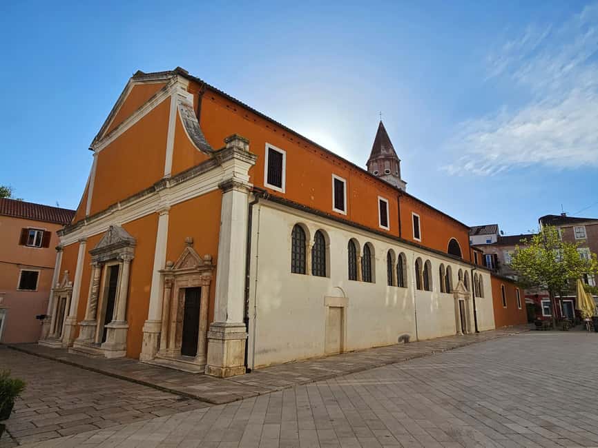 Zadar: Private walking tour through history and modern time - Land Gate and St. Simon: edges of the old city still visible
