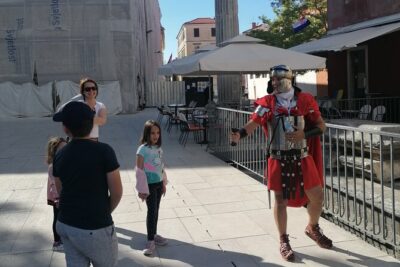 Zadar Roman Walking Tour - Narodni trg: the Roman scavenger hunt in a square that kept growing