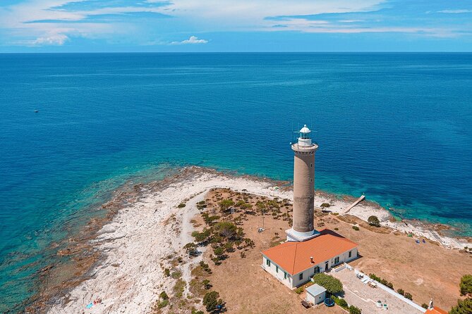Zadar: Sakarun - Dugi otok Luxury Speedboat Tour with Lunch - Military tunnels on Dugi Otok: shelters, echoes, and a time-saving history hit