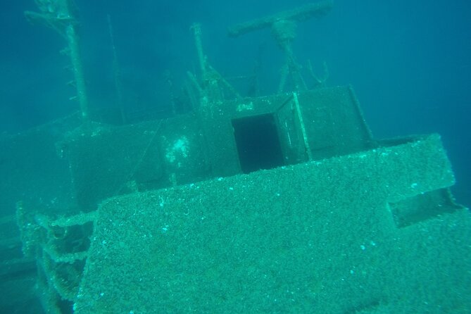 Zadar: Shipwreck Dive, Sandy Beach, Lighthouse & Island Tour - Mala Sestrica lighthouse and the Three Sestrice islets