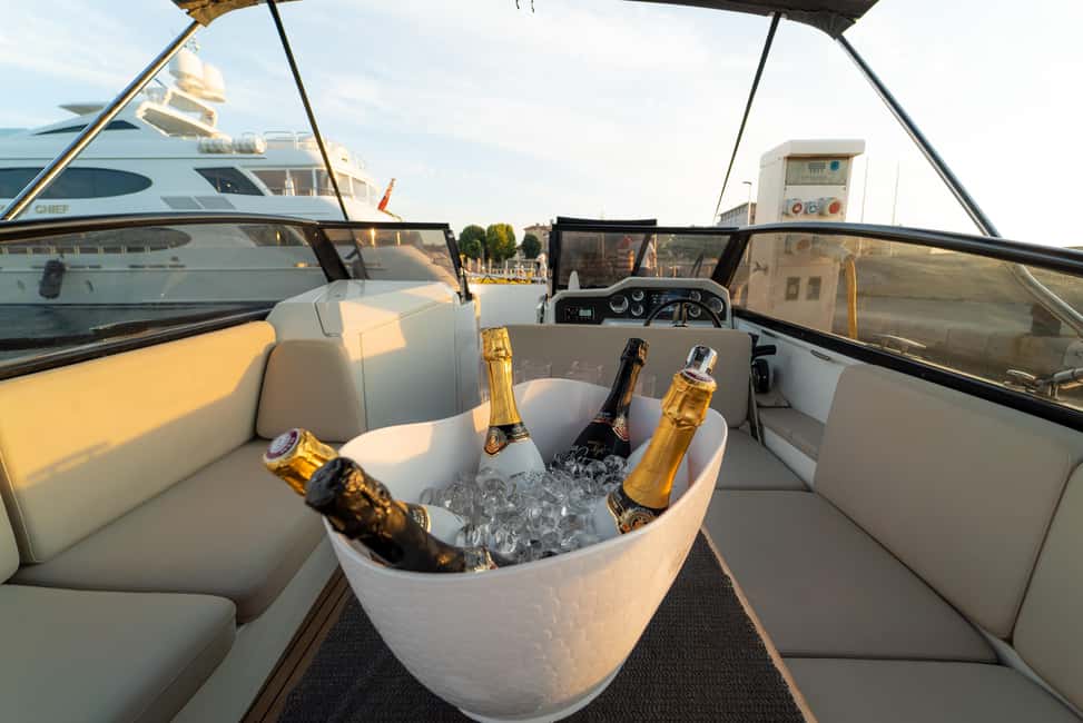 Zadar: Sunset and Night Cruise with Unlimited Sparkling Wine - Where You Meet the Boat and What the Ride Feels Like