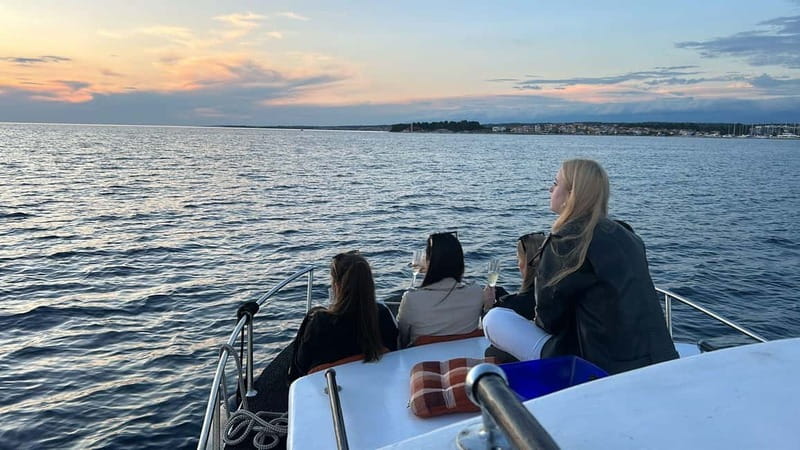 Zadar: Sunset boat tour with champagne - Foša port and the return ride: catching the coastline twice