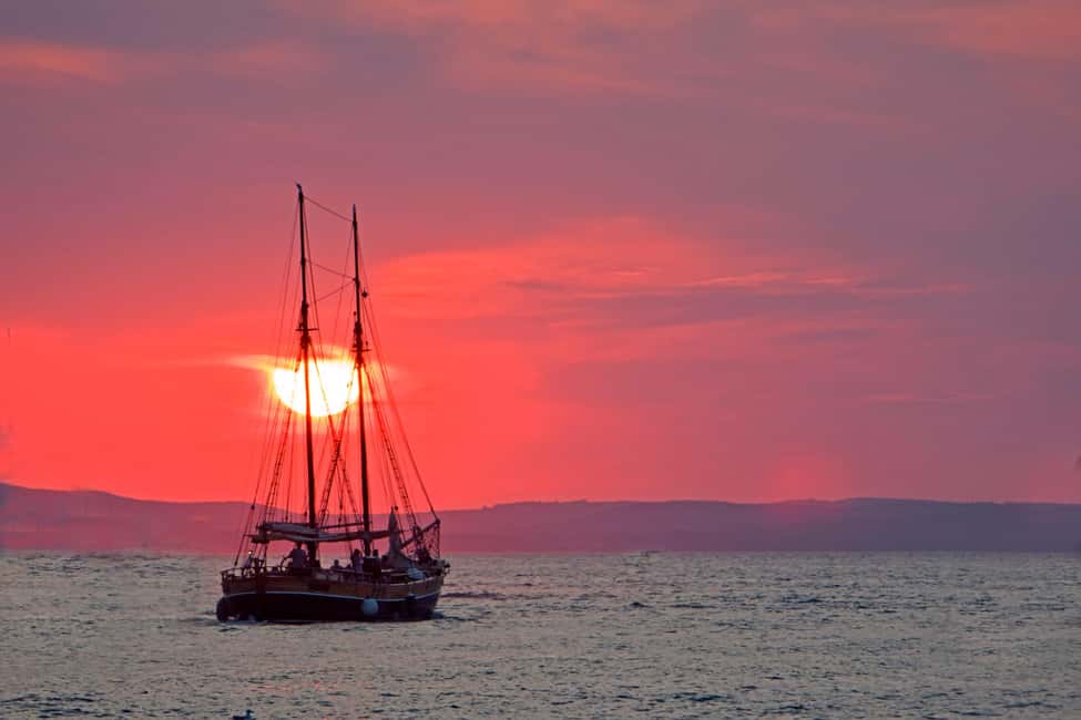 Zadar: Sunset Cruise on Traditional Boat with Wine - Unlimited wine, juice, and water: how the drink setup actually plays out