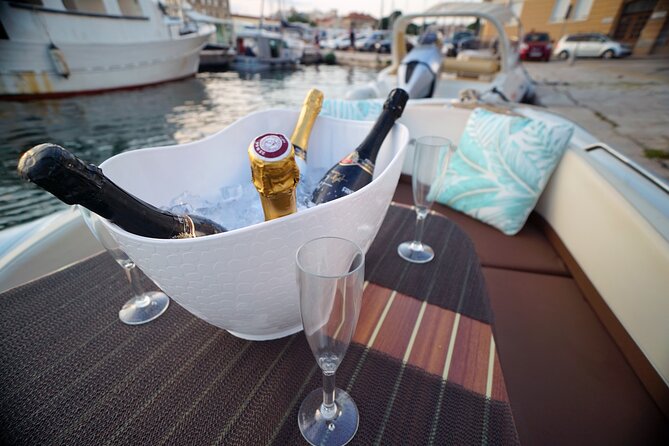 Zadar: Sunset & Nighttime Cruise with Unlimited Sparkling Wine - Stop 3: Zadar City Walls and the UNESCO ramparts at nightfall