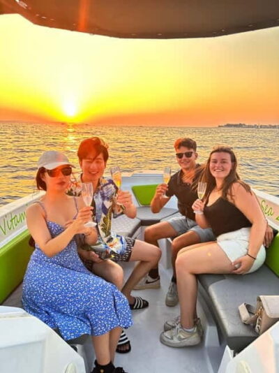 Zadar: Sunset Sip & Cruise with Bubbles - Meeting the boat by INA: the easy start