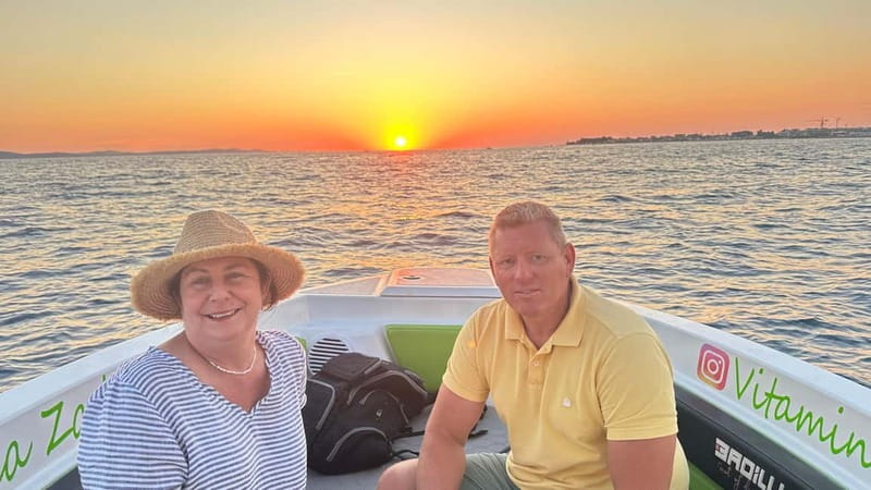 Zadar: Sunset Sip & Cruise with Bubbles - Champagne bubbles and the small-group vibe