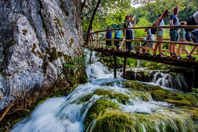 Zadar to Plitvice lakes: Guided tour with pre-booked tickets - The ride to Plitvice: comfortable coach, built-in snack stop