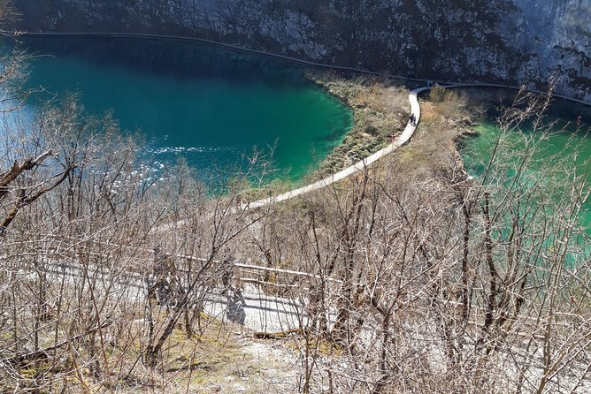 Zadar to Plitvice lakes: Guided tour with pre-booked tickets - Inside Plitvice: 6 hours to walk your route (and not feel trapped)