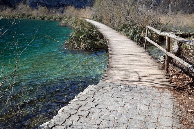 Zadar to Plitvice lakes: Guided tour with pre-booked tickets - Meeting back at Gate 1 and getting home without carrying your day