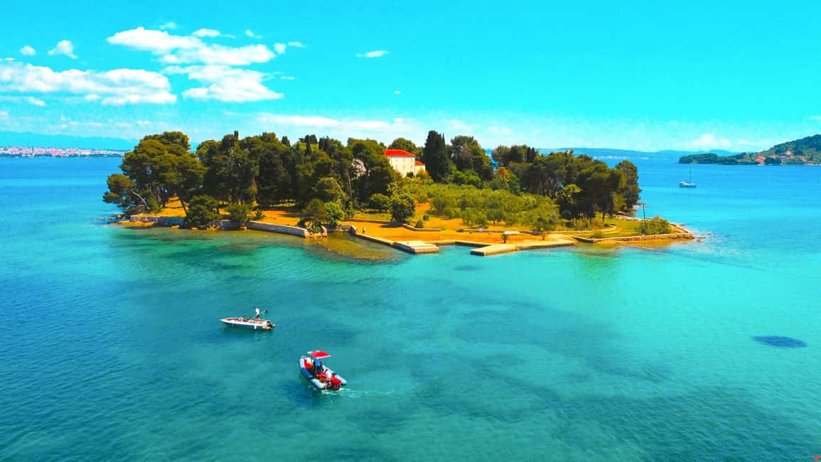 Zadar:Speedboat Tour Thrill Ride with Snorkeling on 3 island - Meeting at Ina – Zadar-Jazine (and what “next to the gas station” really means)
