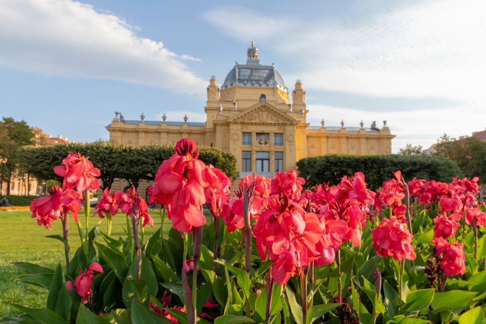 Zagreb BIG Tour - Private Tour - Mirogoj Cemetery: the stop you’ll remember longer