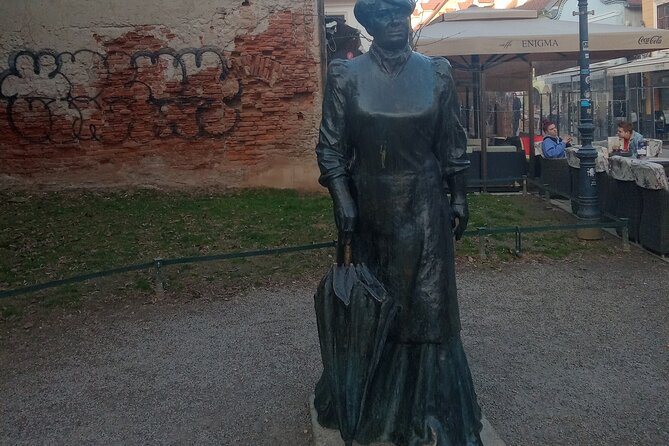 Zagreb History Walking Tour - Zagreb Cathedral: Ten Minutes That Actually Land