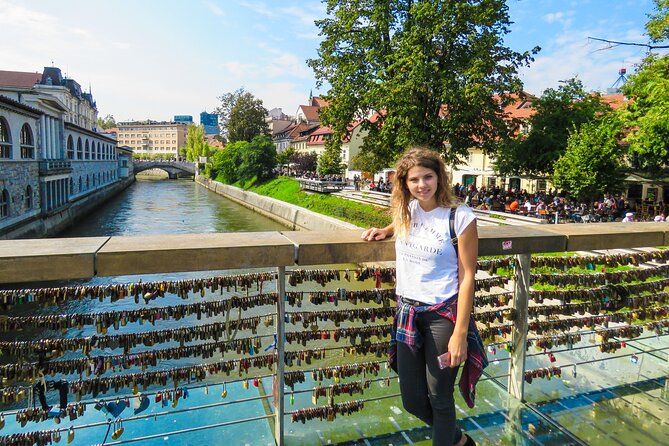 Zagreb: Lake Bled & Ljubljana Day Tour with Chocolate Gift - Lake Bled Christmas Markets: Choosing Between the Lakeside, the Boat, and the Castle