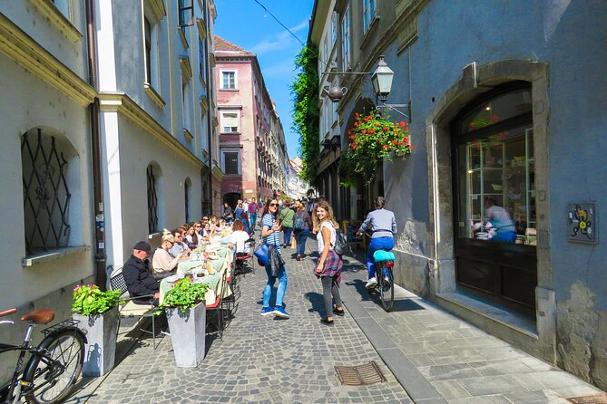 Zagreb: Lake Bled & Ljubljana Day Tour with Chocolate Gift - Morning Drive Through Croatia and Slovenia: Why the Ride Is Part of the Point