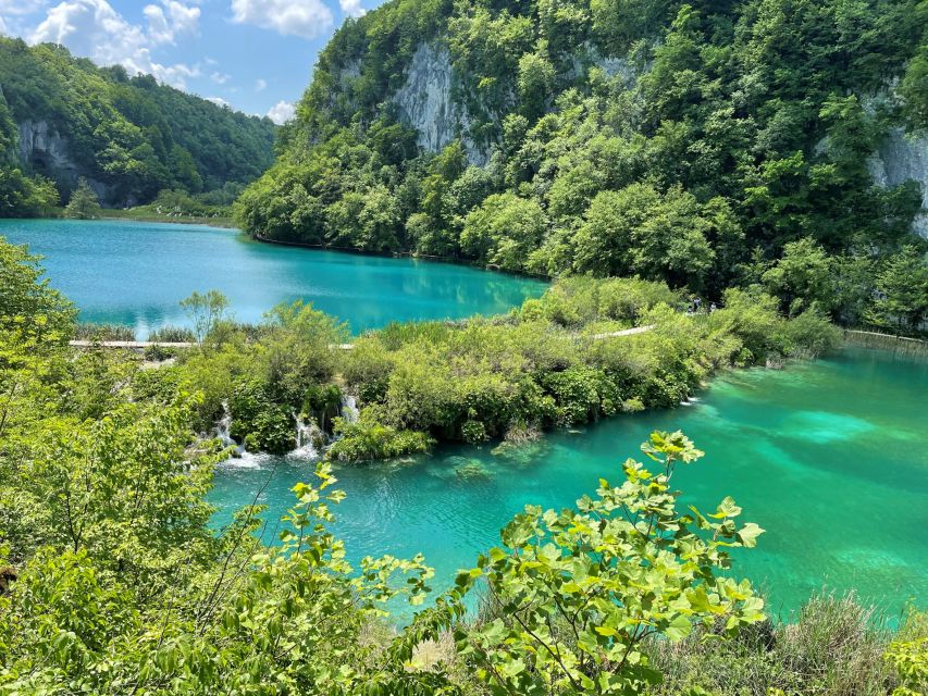 Zagreb: Rastoke & Plitvice Lakes Guided Tour with Ticket - Upper Lakes: what you get depends on season and conditions