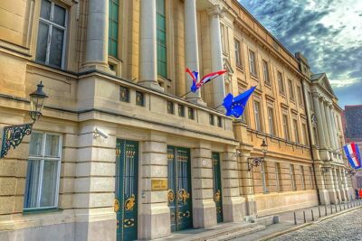 Zagreb Unveiled: Private walking tour with a local guide - Ban Jelačić Square to Manduševac Fountain: landmarks plus legend