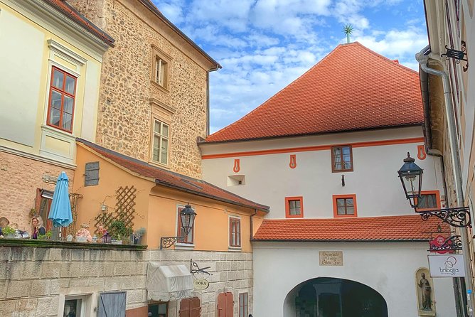 Zagreb Unveiled: Private walking tour with a local guide - Funicular Downtown: the shortest one in the world (check the status)