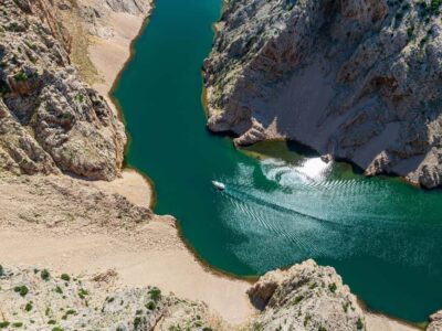 Zrmanja river & 3 Croatian seas boat tour - Past the Maslenica Bridges to Novsko Ždrilo: a scenic warm-up